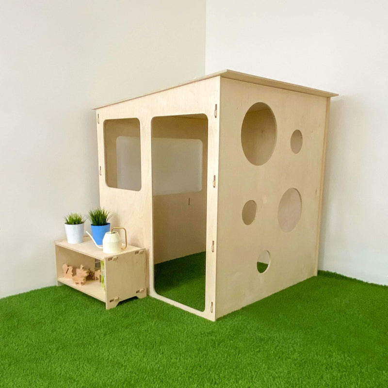 playhouse with little shelf
